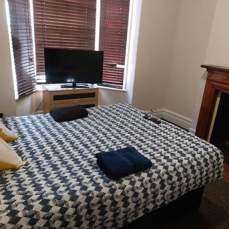 Rooms In A Victorian Comfortable 4-Bedroom House In Milton Keynes Rooms Not En-Suites Wolverton  Dış mekan fotoğraf
