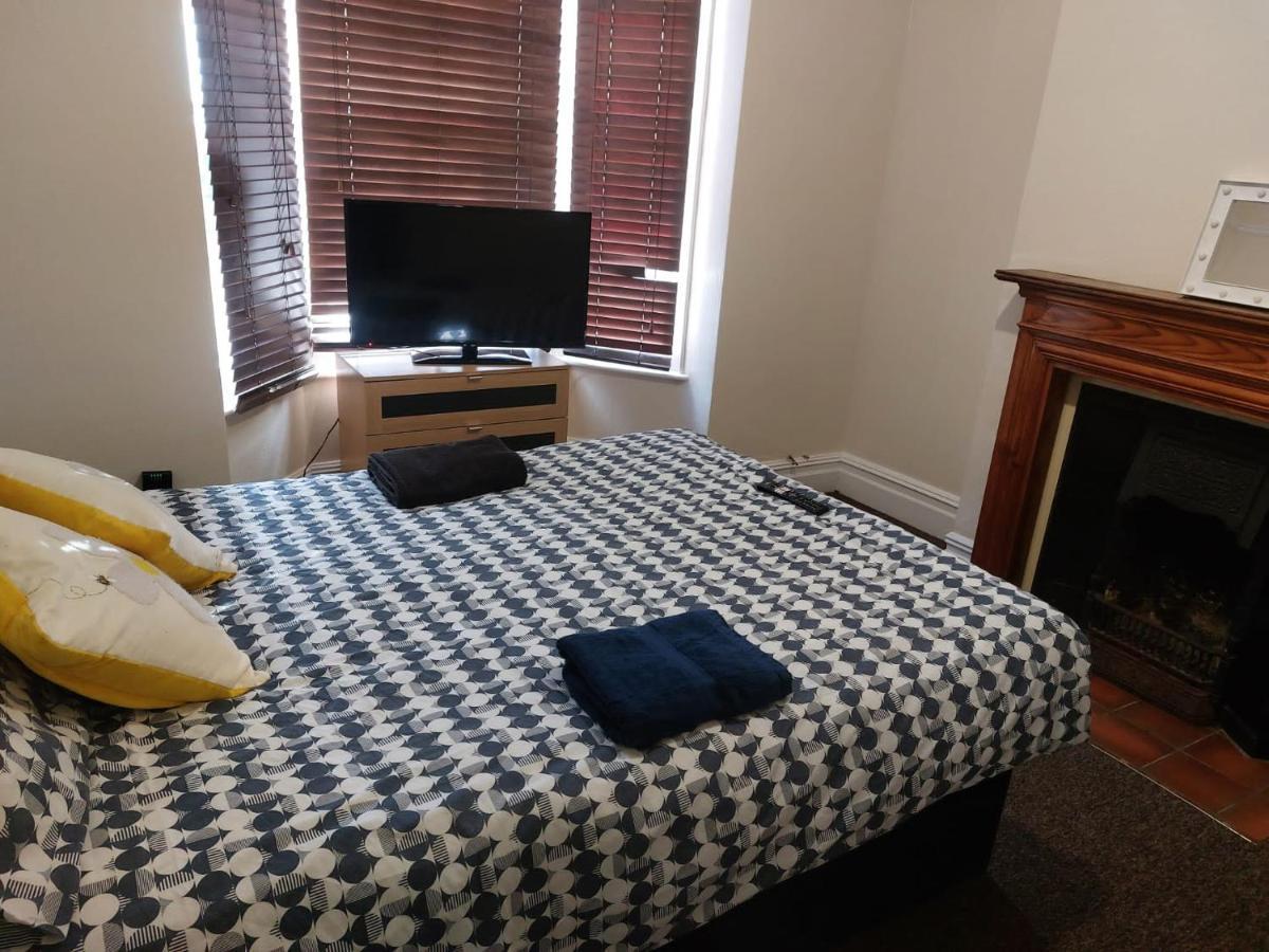 Rooms In A Victorian Comfortable 4-Bedroom House In Milton Keynes Rooms Not En-Suites Wolverton  Dış mekan fotoğraf