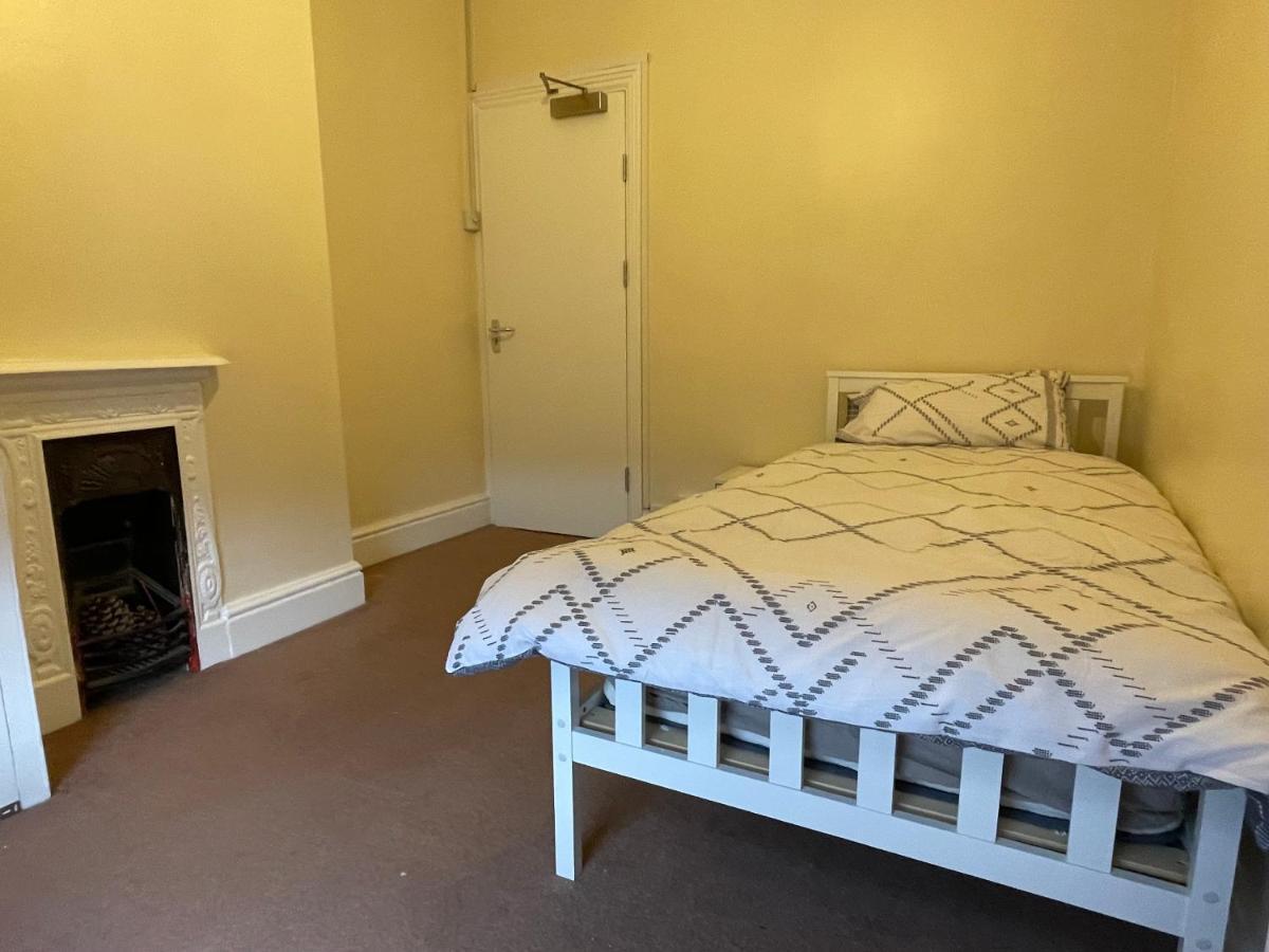 Rooms In A Victorian Comfortable 4-Bedroom House In Milton Keynes Rooms Not En-Suites Wolverton  Dış mekan fotoğraf